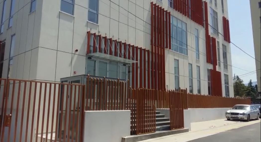 Vranë bashkëmoshatarin, shtyhet seanca ndaj 4 adoleshentëve të Gramshit