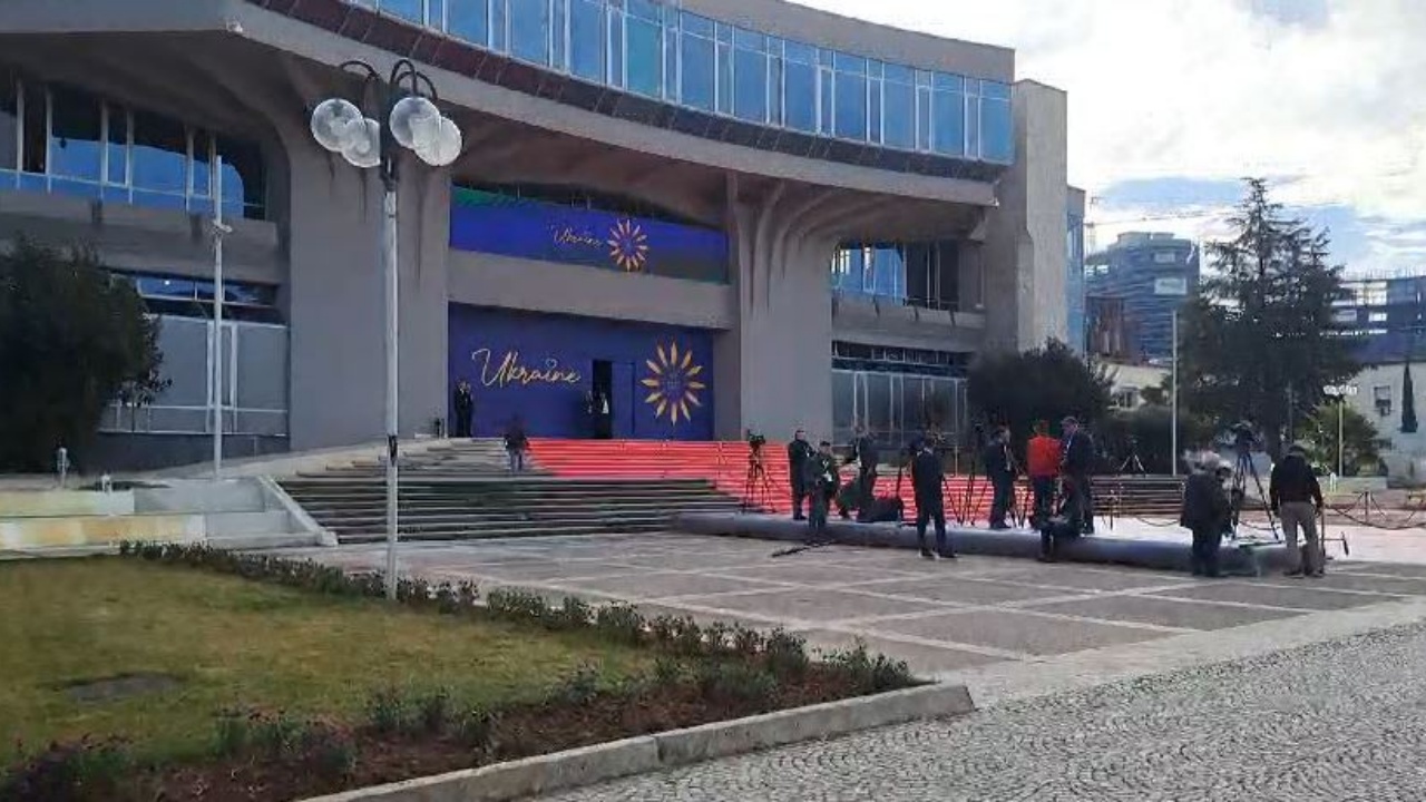 Samiti i Ukrainës në Tiranë/ Nga Osmani e Vuçiç te Mitsotakis, kush janë liderët që marrin pjesë