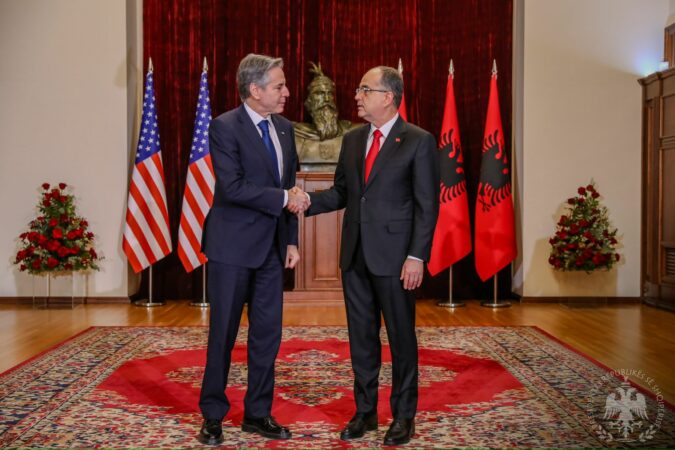 Zbardhet takimi midis sekretarit Blinken dhe Presidentit Begaj: Partneriteti jonë strategjik do të zgjasë për shumë se 100 vite të tjera