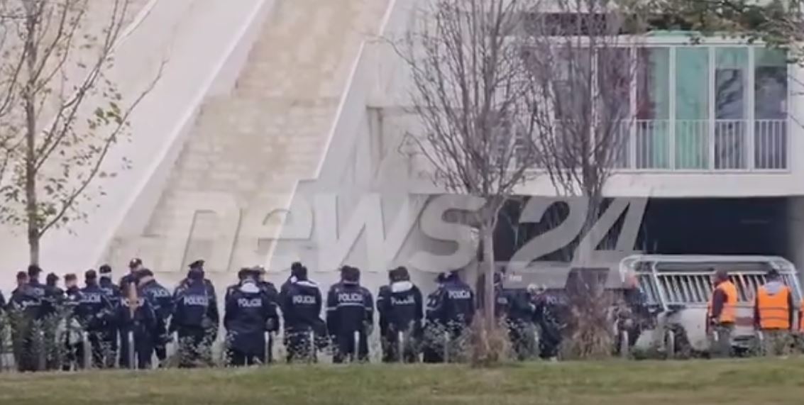 Policia 4 orë leje opozitës për të protestuar, zbulohen detaje të reja, çfarë pritet të bëjë Sali Berisha