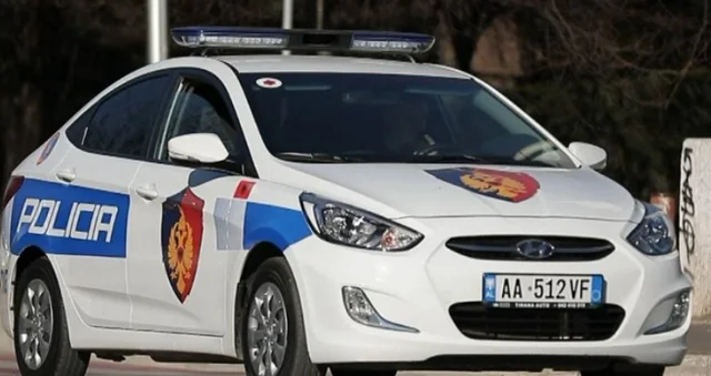 Aksident i rëndë rrugor/ Përplasen dy automjete, 5 persona nisen drejt spitalit (FOTO)