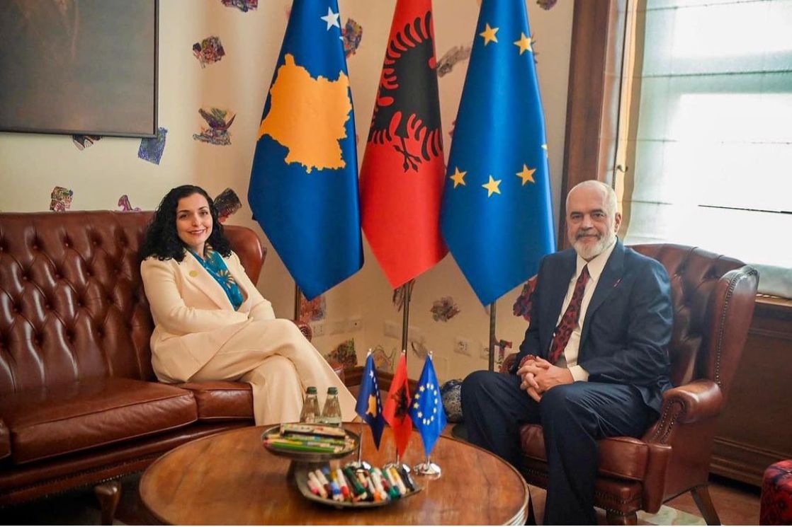 Samiti në Tiranë/ Presidentja Osmani ndan foto me Ramën: Diskutuam për të mirën e Kosovës dhe Shqipërisë