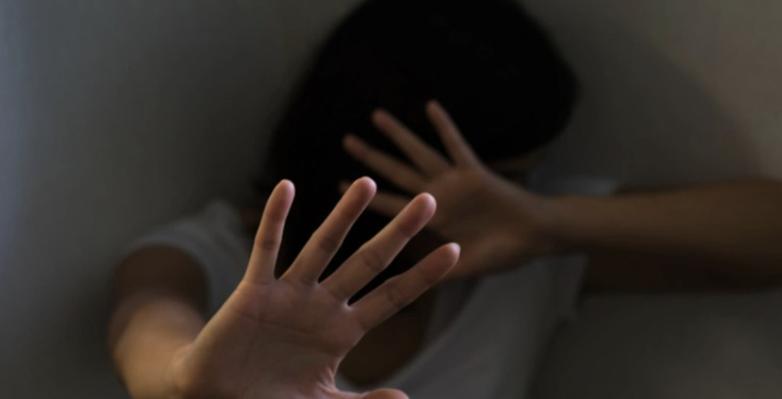 Itali/ Shkon në spital me dhimbje barku, 9-vjeçarja është abuzuar seksualisht nga babai