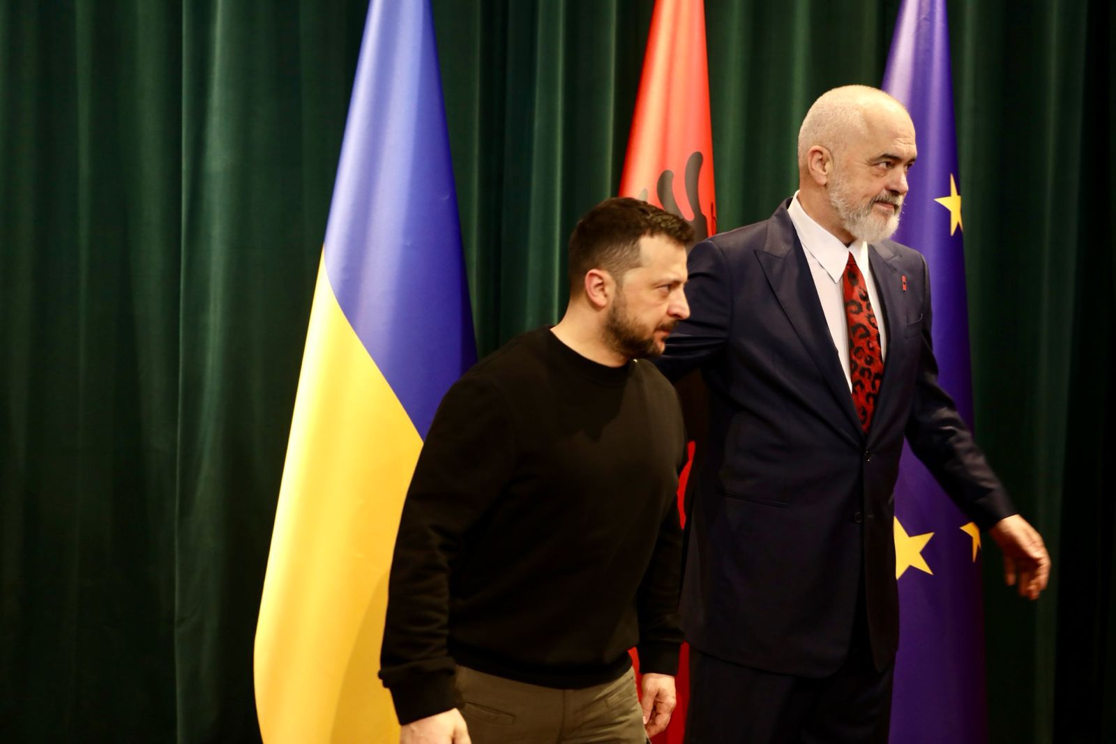 Zelensky: Falendëroj të gjithë shqiptarët për mbështetjen e sinqertë! Të mbështesim njëri-tjetrin në integrimin europian