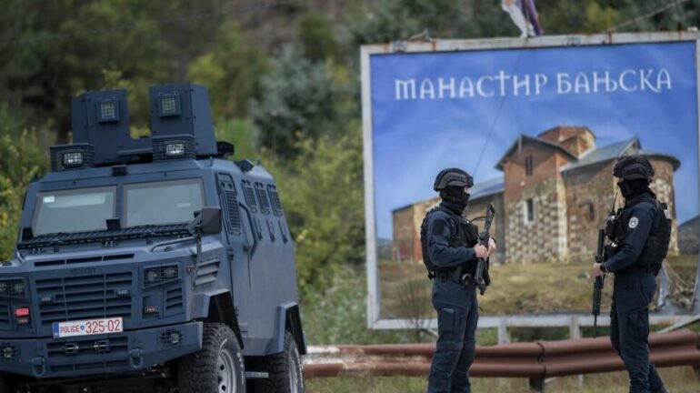 Sulmi terrorist në Banjskë, lihen në paraburgim tre serbët e dyshuar