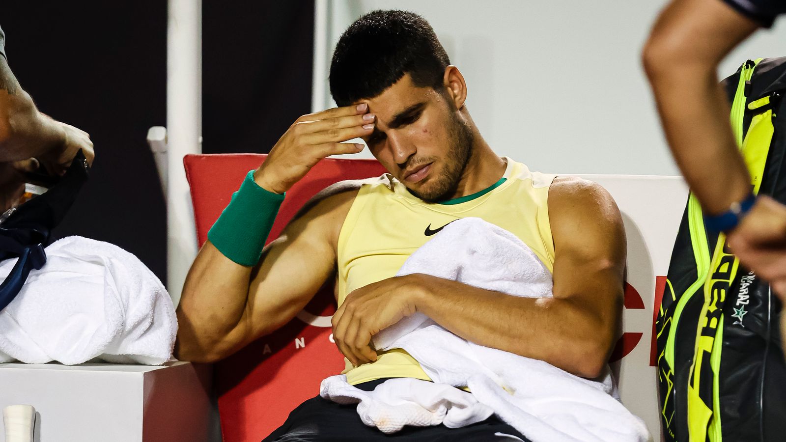 Alcaraz tërhiqet i dëmtuar nga turneu ATP 500, u Sinner  i bën “presion” për nr. 2 në botë
