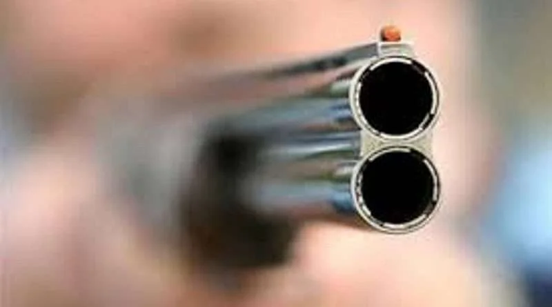 Kërcënoi me armë bashkëfshatarin, arrestohet 62-vjeçari