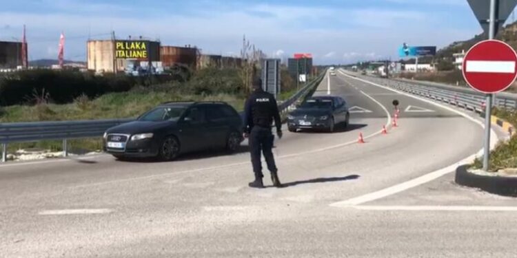 Policia e Vlorës dhe FNSH kontrolle të rrepta në hyrje të autostradës