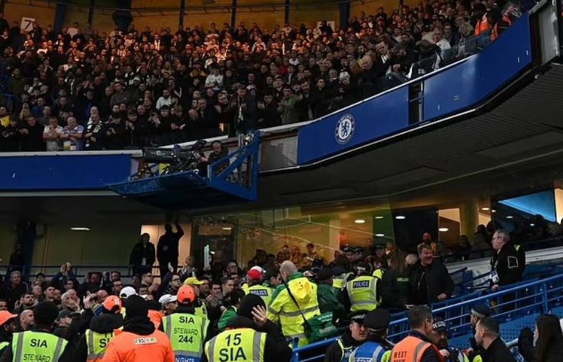 Ngjarje e rëndë në stadium, një tifoz bie nga tribuna gjatë festës së golit