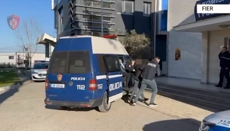 Dhunonte dhe përndiqte gruan, i shpërndau edhe video intime në rrjetet sociale, arrestohet 29-vjeçari