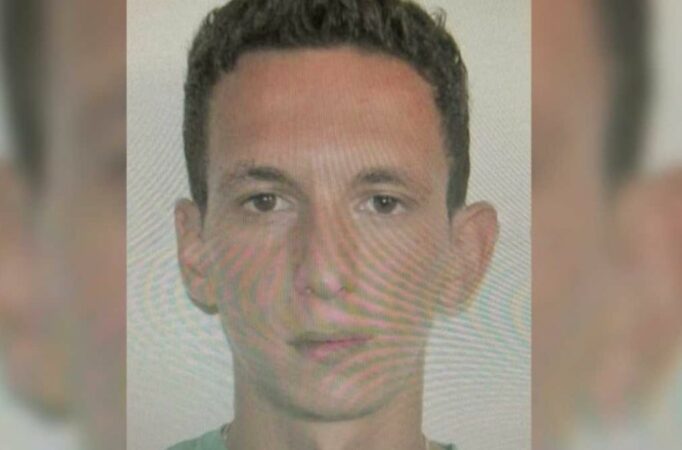 U plagos në atentat, del fotoja e të riut shqiptar që u bë shënjestër e sulmit në Athinë