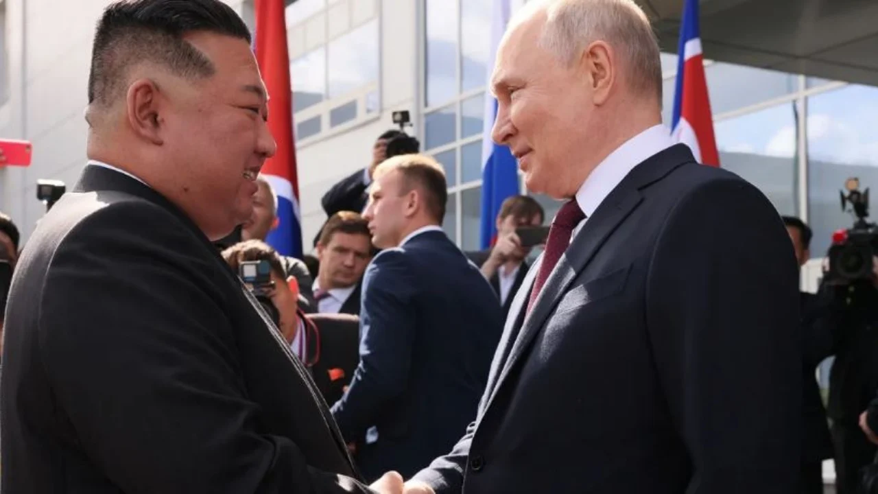 Kanë një marrëdhënie të veçantë personale, Putin i dhuron makinën luksoze Kim Jong Un