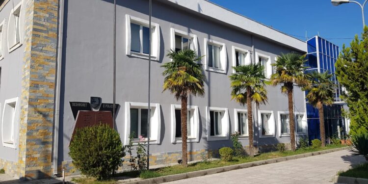 Trafikoi një motomjet të vjedhur në Itali, procedohet 64-vjeçari