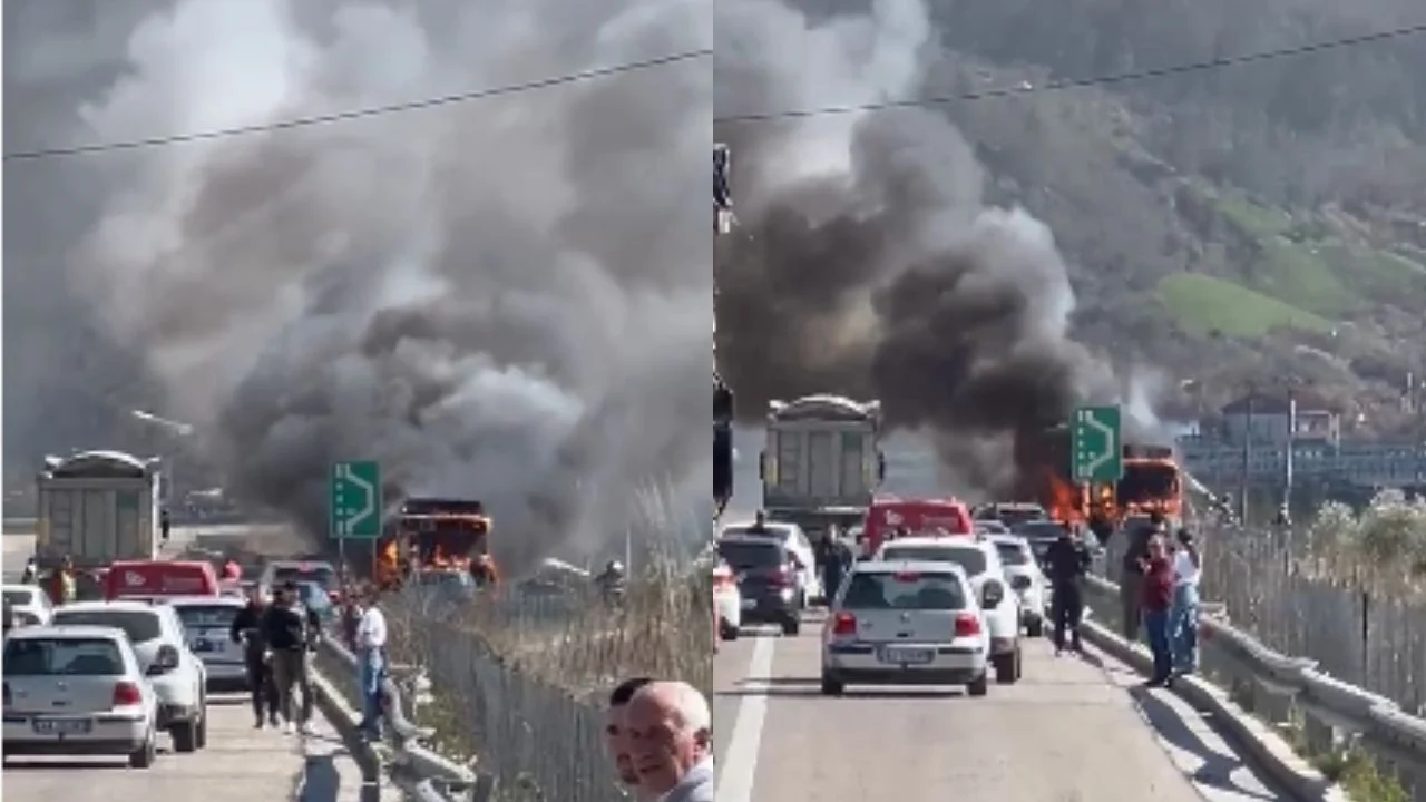 Merr flakë autobusi në aksin Elbasan-Tiranë, tym i madh në zonë