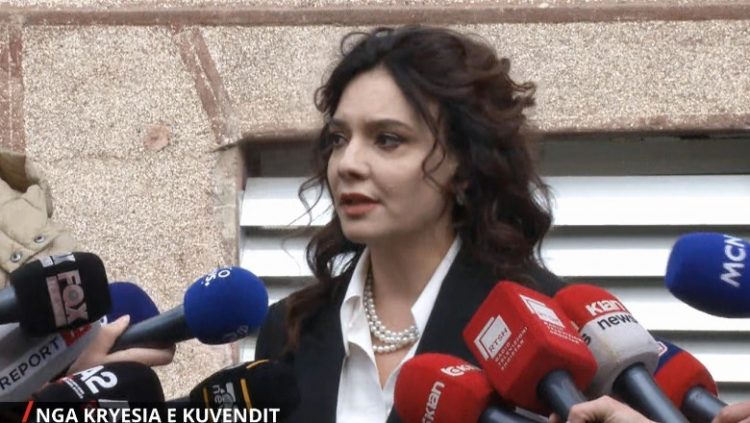 Spiropali i përgjigjet akuzave të Alibeajt: Nuk është çështje gratash as non gratash!