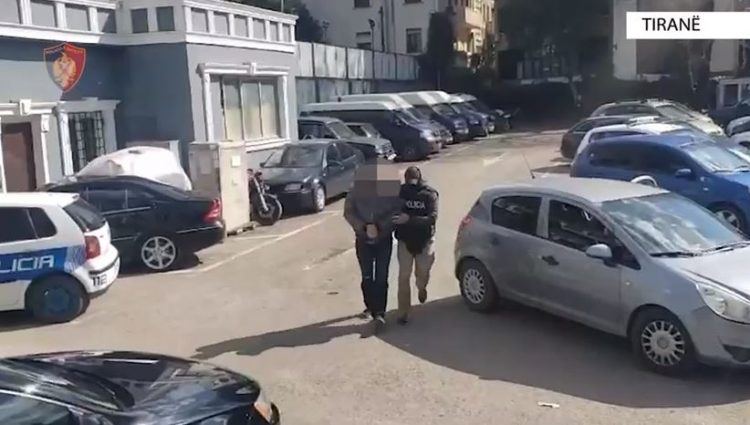 I shpallur në kërkim në Itali për trafik droge dhe organizatë kriminale, arrestohet 38-vjeçari