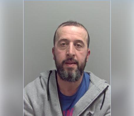 Shqiptari punonte si shofer në Amazon, u kap duke “shpërndarë” drogë me vlerë 160 mijë paund