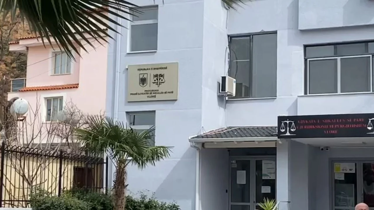 Iu zbulua baza me armatime, Luçiano Deraj “kyç gojën” në seancë, Gjykata merr vendimin