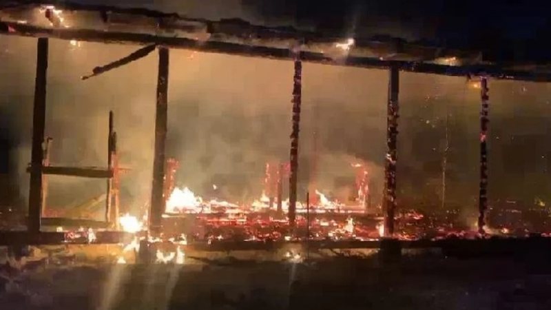 Shkrumbohet një lokal në plazh, dyshohet se shkak është bërë…