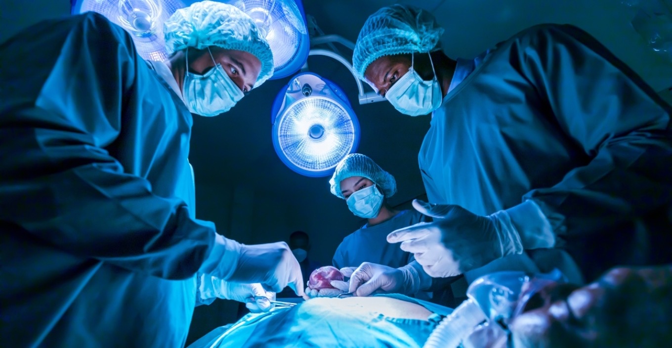 SHBA/ Për herë të parë, transplantohet veshka e derrit e modifikuar gjenetikisht te pacienti