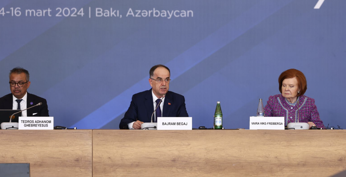 Begaj merr pjesë në “Global Baku Forum”, takon krerët më të lartë të Azerbajxhanit