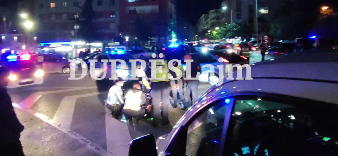 VIDEO/ Aksident i rëndë në Durrës, makina përplas policin (EMRI)
