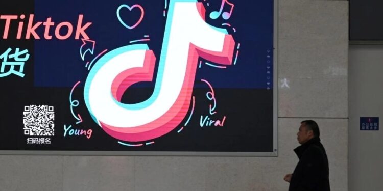 Italia gjobit TikTok me 10 milionë euro për dështimin në mbrojtjen e të miturve