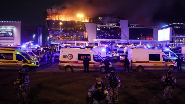 Rëndohet bilanci i viktimave të sulmit në Moskë, ndalon operacioni i kërkimit të trupave të pajetë 