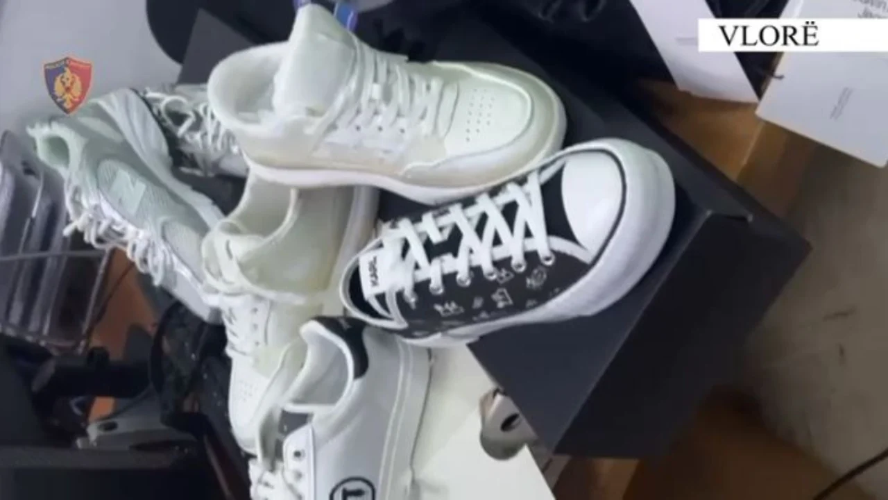 Shiste online veshje të ndryshme kontrabandë, nën hetim një 34-vjeçare