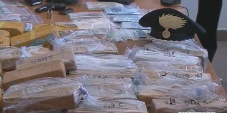 Tregtonte kokainë dhe heroinë, arrestohet shqiptari në Itali. Rrjetin e kishte shtrirë në…