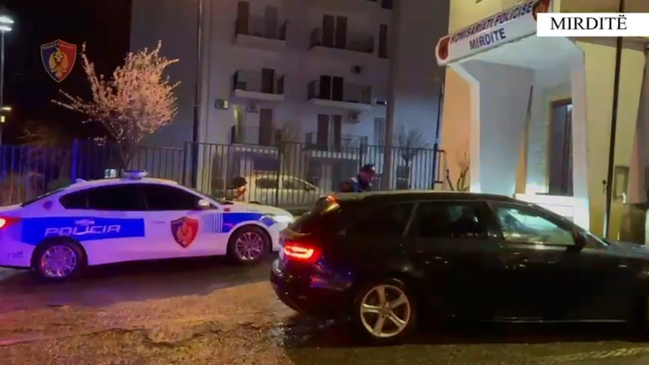 Morën peng 19-vjeçarin dhe e futën në garazh për t’i marrë paratë, arrestohet i riu nga Durrësi bashkë me shokun nga Rrrësheni (EMRAT)