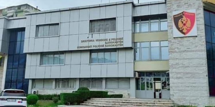 Transportonin goma makinash nga Greqia në Shqipëri, arrestohen drejtuesit e autobusit