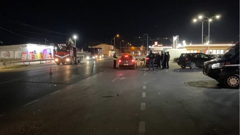 Vrasja e Gentian Bejtjës, Policia ngre postblloqe në Krujë. Kontrolle makinave të dyshimta  