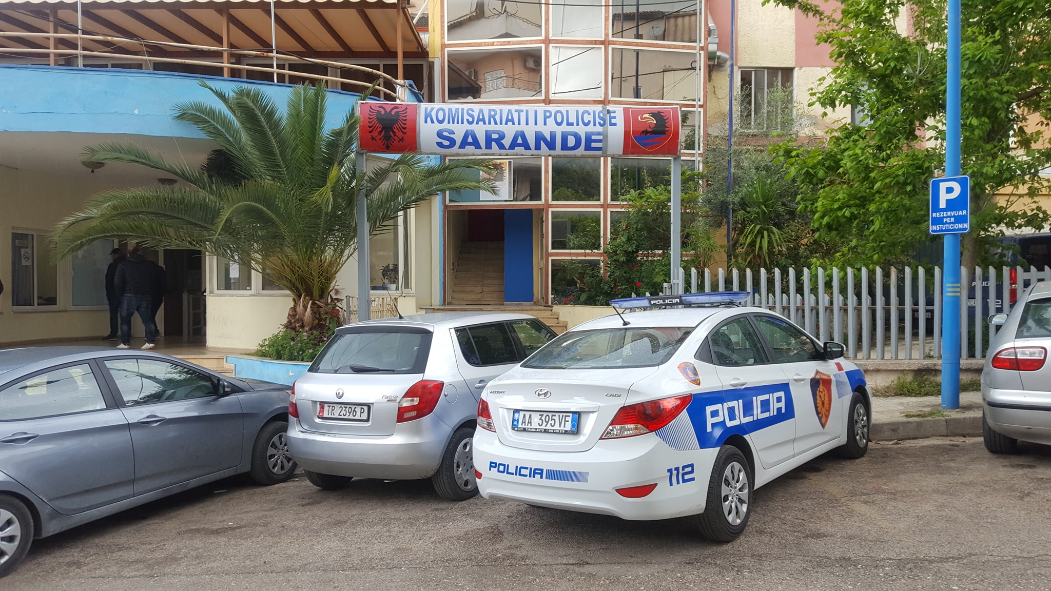 Ndërtoi hotelin 7 katësh pa leje në Portin e Sarandës, vetëdorëzohet në polici ish-Drejtori i Legalizimeve (EMRI)