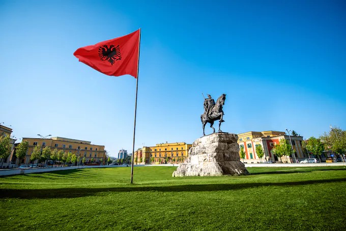 Shqipëria shënoi rekord në Europë për turizmin në vitin 2023, me rritjen më të lartë të net-qëndrimeve