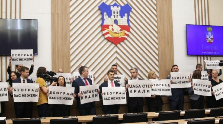 Pas disa muajsh tensione, protesta dhe akuza ndaj partisë së Vuçiç, Beogradi sërish në zgjedhje