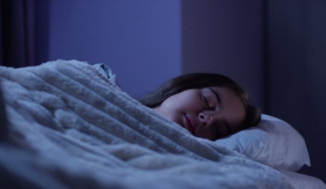 8 gjëra që na ndodhin teksa flemë 