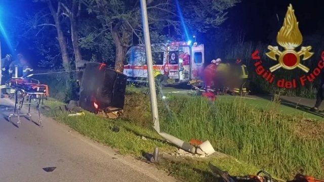 Po lëvizte me shpejtësi të lartë me “Porsche”, 32-vjeçari vdes pasi u përplas me disa automjete në Itali