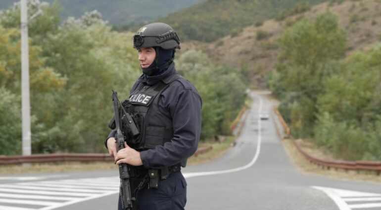 Shpërthim në Zveçan, policia dyshon se u përdor granatë dore