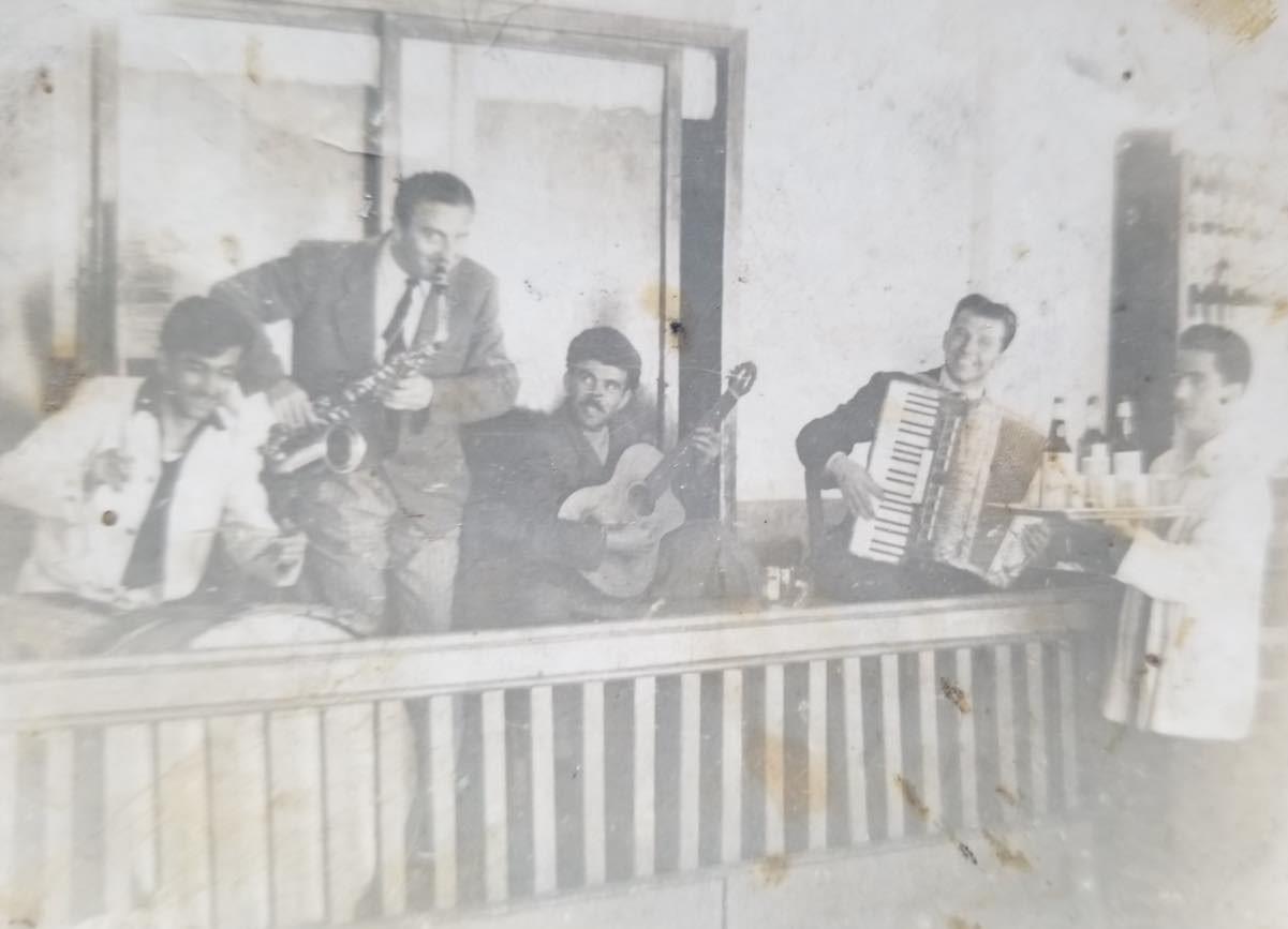 Foto me histori 66-vjeçare: Durrsakët kanë ditur gjithnjë të bëjnë muzikë