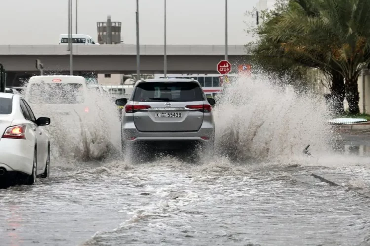 Çfarë fshihet pas reshjeve të mëdha në Dubai?