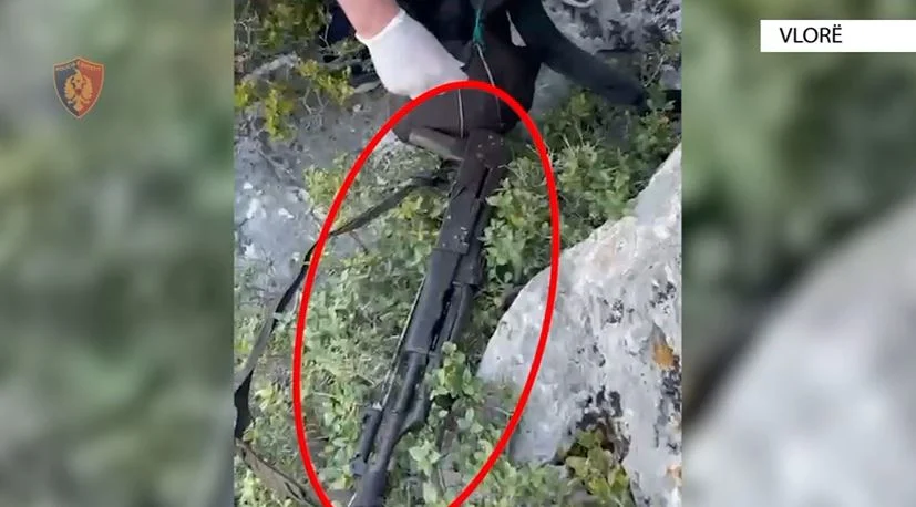 Qëlloi me kallashnikov në ajër dhe rrezikoi banorët, arrestohet 42-vjeçari në Karaburun