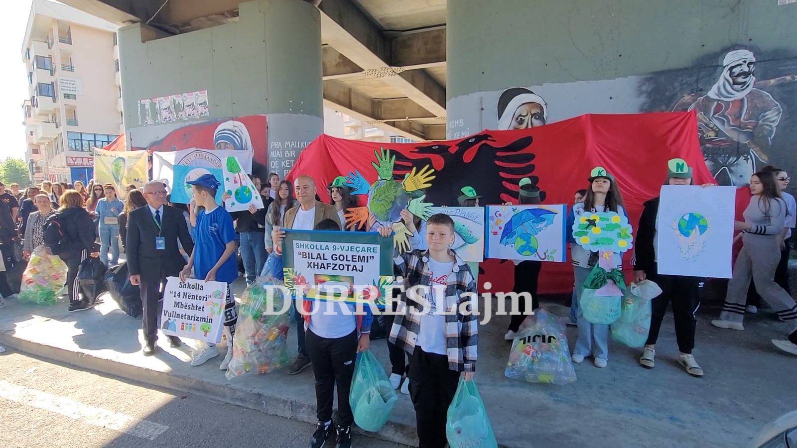 Marshim sensibilizues në Durrës në kuadër të Ditës së Tokës (VIDEO)
