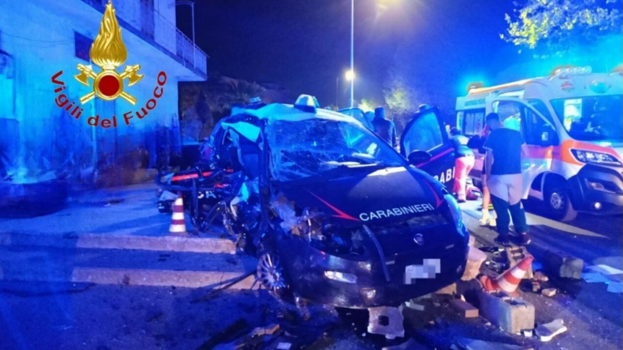 Aksident fatal në Itali, makina e policisë përplaset me “Range Rover”, vdesin 2 karabinierë, plagosen 4 persona