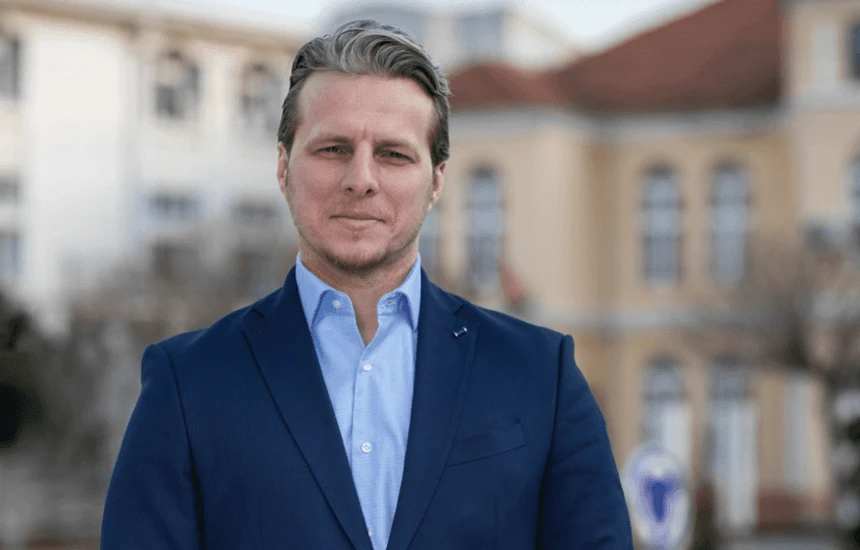 Vuçiç shkarkon kryetarin e komunës së Preshevës, Shqiprim Arifi
