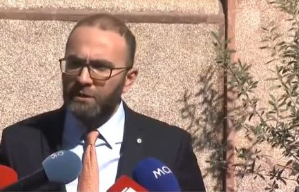 “Deputetët presin urdhrin e kryeministrit”, Bardhi për imunitetin e socialistes: Rama po mbron Xhaçkën