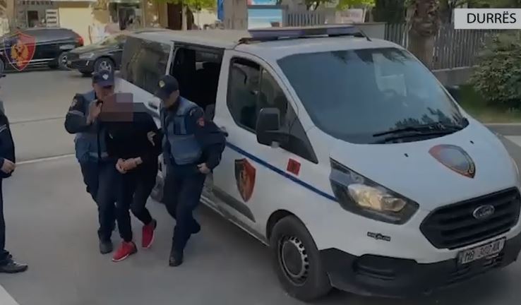 Tentoi të grabiste në Durrës me pistoletë lodër, policia del me njoftim zyrtar për arrestimin e 29-vjeçarit (VIDEO+FOTO)