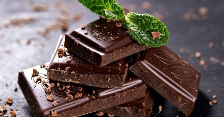 Çokollata parandalon Alzheimerin dhe ndihmon në humbjen e peshës
