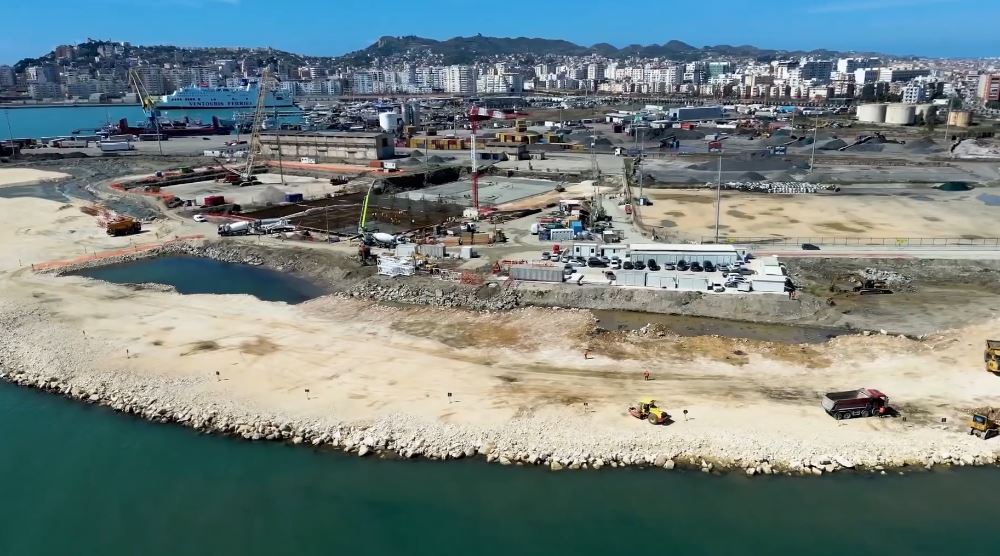 Porti i ri turistik në Durrës, Rama: Po merr formë plazhi i ri, do të ofrojë një tjetër hapësirë jete (VIDEO)