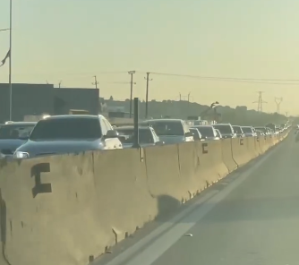 Rradhë kilometrike në autostradën Tiranë &#8211; Durrës, ja ç&#8217;po ndodh me trafikun (VIDEO)